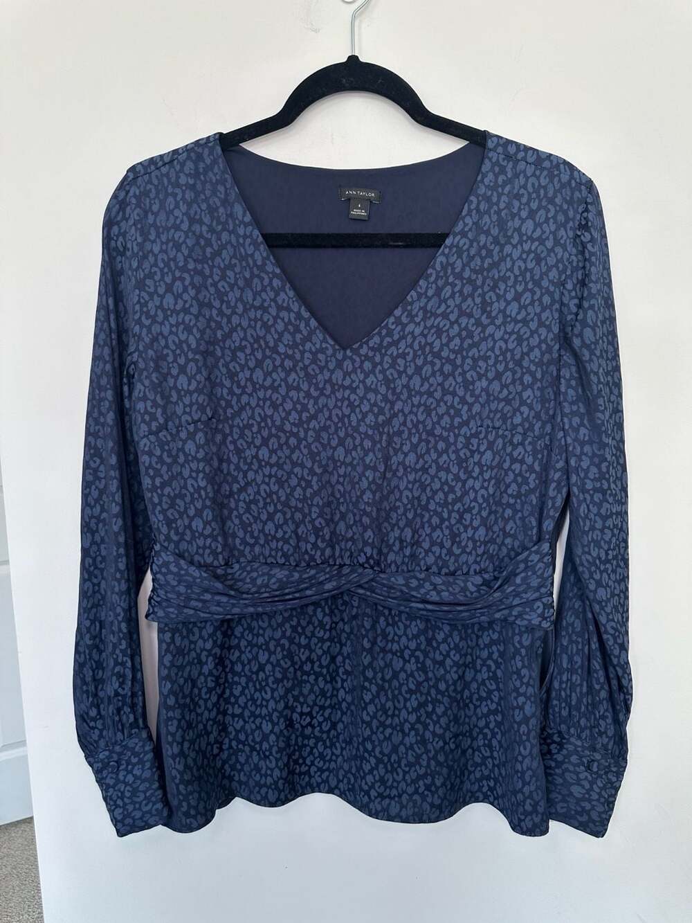 Ann Taylor Navy Blue Leopard Print V-Neck Twist Front Long Sleeve Blouse